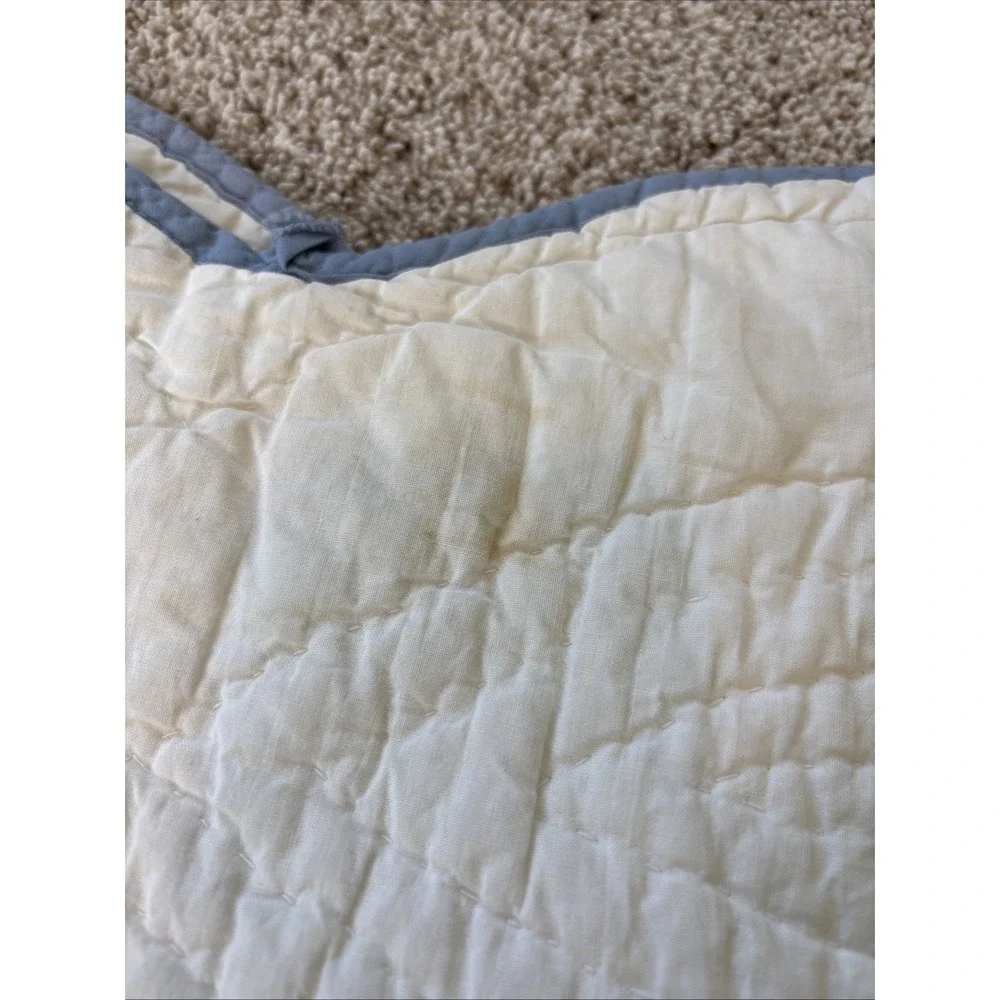 Embroidered Floral Wreath Full‎ Cream Quilt & Shams Scalloped Edge Cottagecore